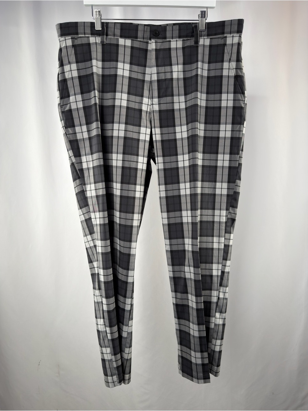 Izod Golf Men's Gray Plaid Pants - Classic Tailored Fit Size 40 x 30‎